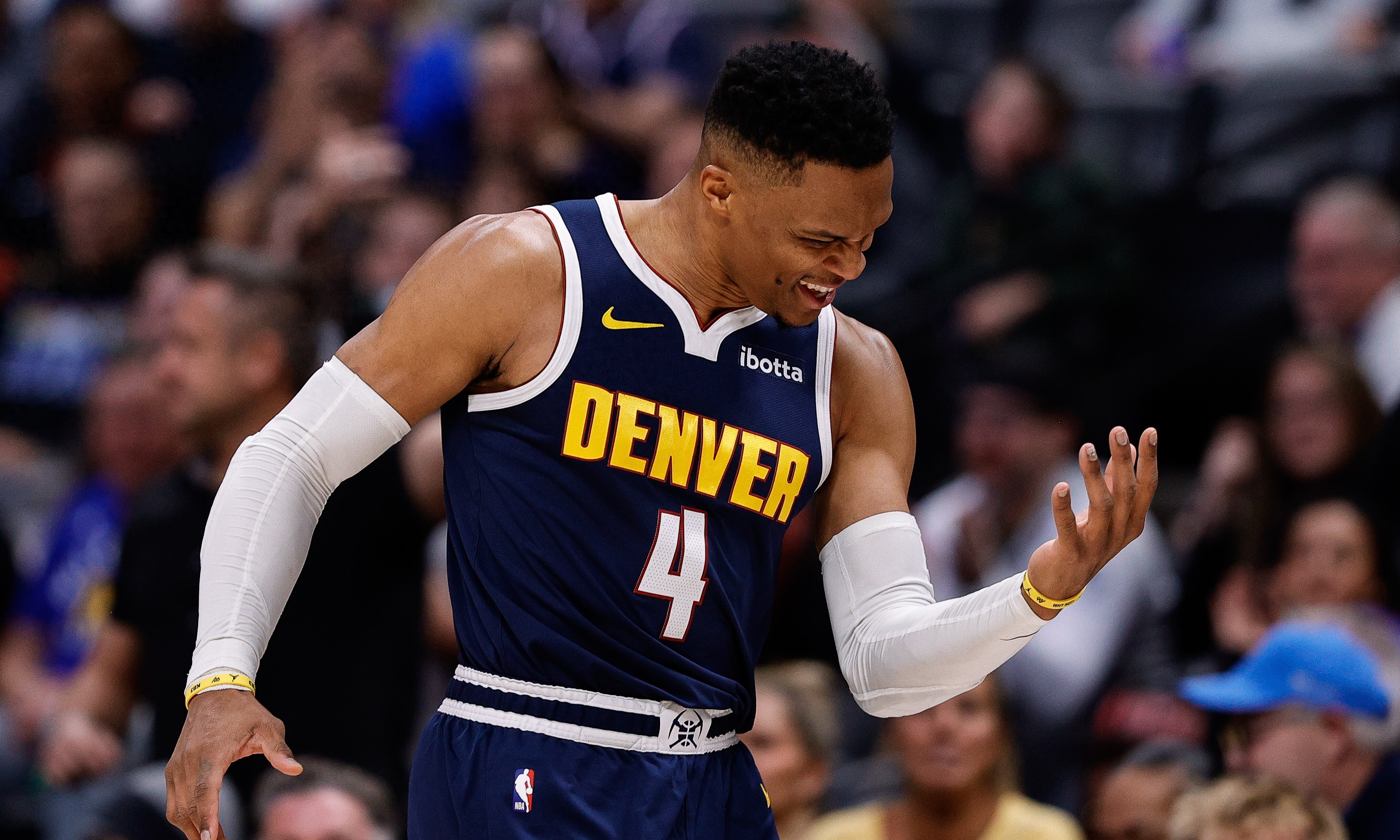 包含NBA常规赛集结日再迎强敌,圣安东尼奥马刺临场应变,主帅态度——压力陡增,阵容厚度经受考验的词条 包含NBA常规赛集结日再迎强敌,圣安东尼奥马刺临场应变,主帅态度——压力陡增,阵容厚度经受考验的词条