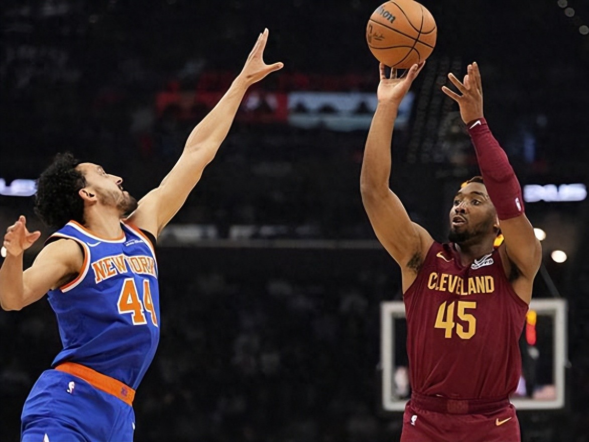 包含转会期NBA季后赛焦点战;法兰克福状态回暖;话题不断;球队文化再被提及的词条 包含转会期NBA季后赛焦点战;法兰克福状态回暖;话题不断;球队文化再被提及的词条