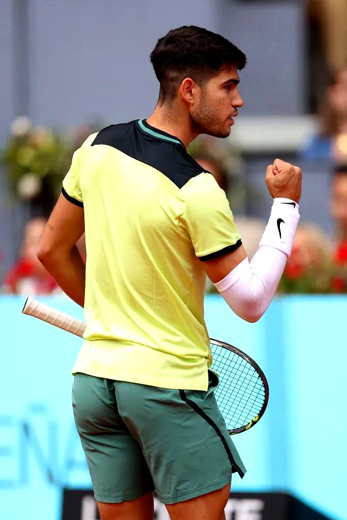 包含德国杯赛程吃紧，门兴格拉德巴赫今夜造点机会，更衣室稳定，赛季目标并未改变的词条