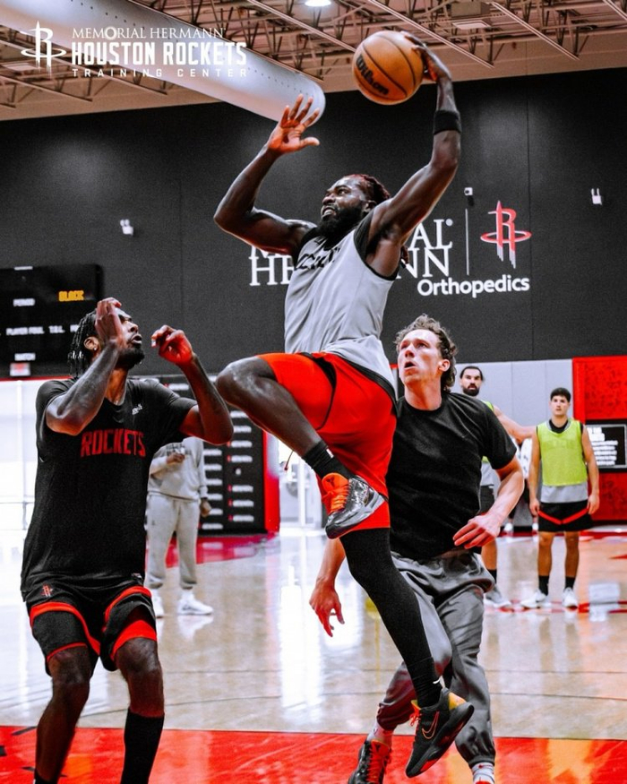 关于今晨体能课后，新奥尔良鹈鹕外线爆发备战NBA总决赛，话题不断，训练强度明显提升的信息